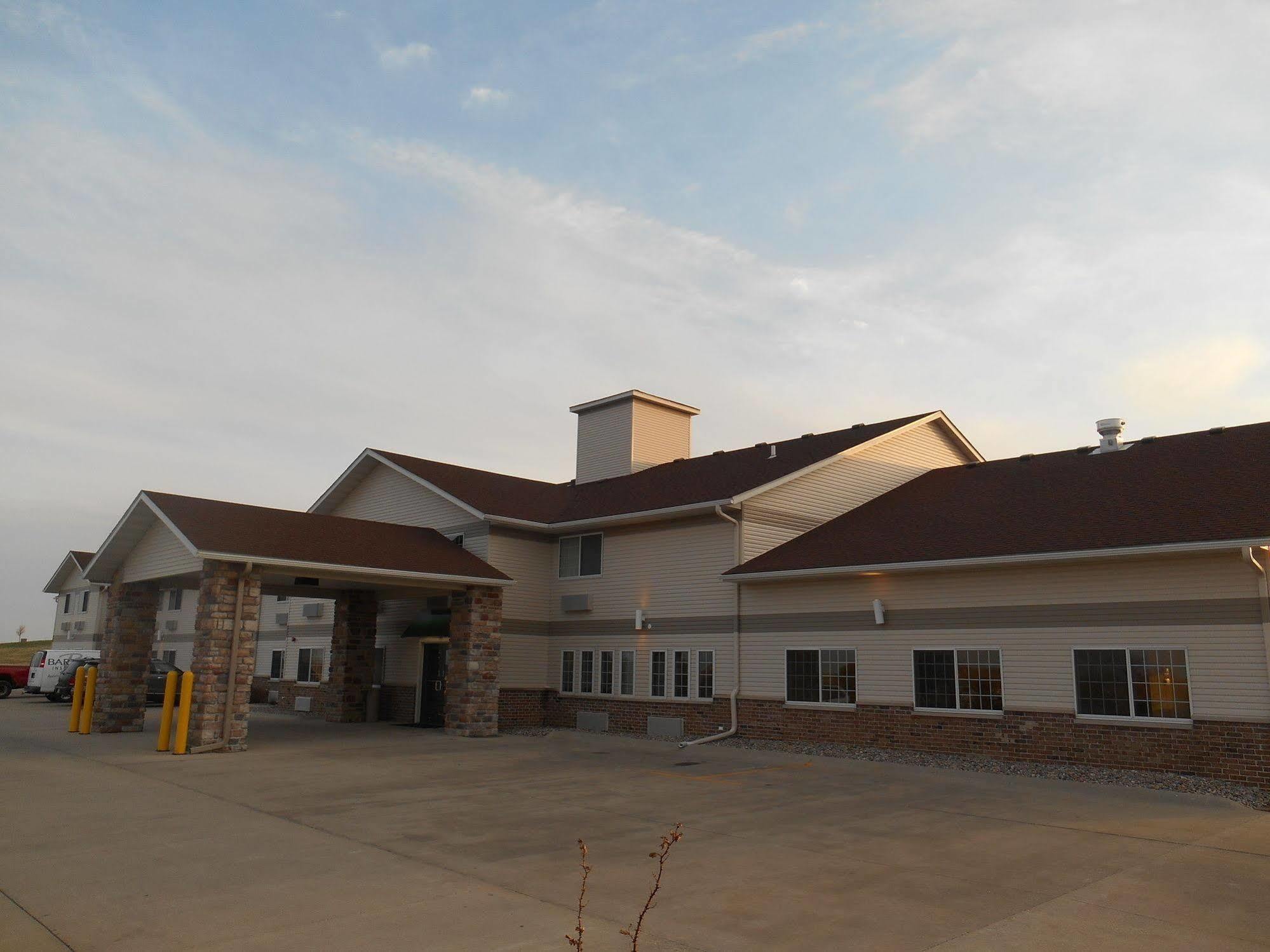 Baymont By Wyndham Harlan Hotel Exterior photo